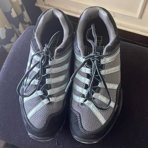 Kuru Sz 8 walking Shoe